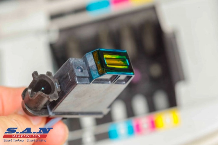 استفاده مرتب از دستگاه جت پرینتر برای جلوگیری از خشک شدن جوهر